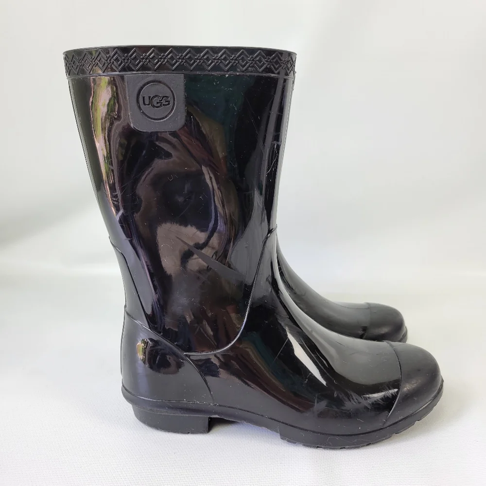UGG Rubber Rain Boots Boys Sz 2